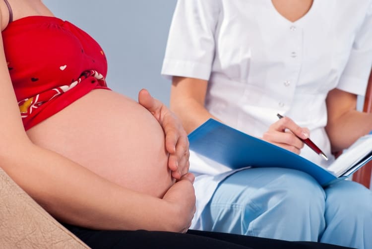 Если у вас каменеет или тянет живот на 38 неделе беременности, посоветуйтесь со своим врачом.