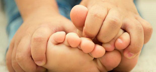 Как лечить слоящиеся ногти на ногах у ребенка?