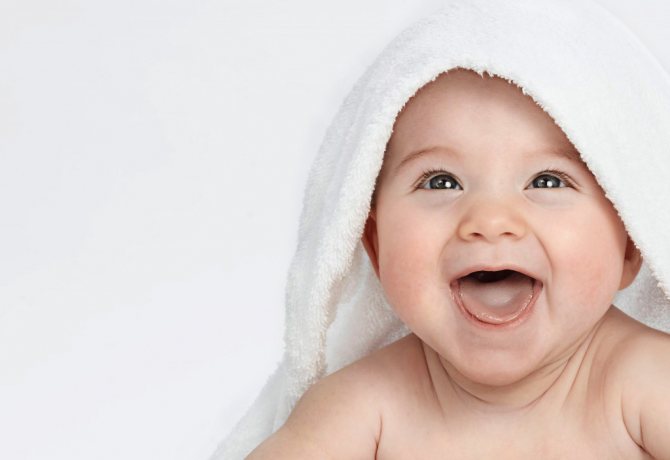 how to make a 4 month old baby laugh