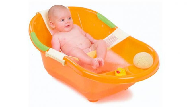 Bathing a newborn in a large bath: video instructions