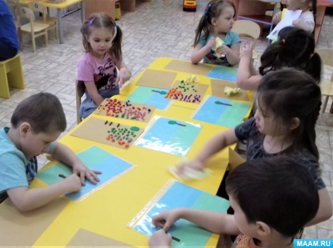 Master class “Plasticine application on a file” with children 4–5 years old
