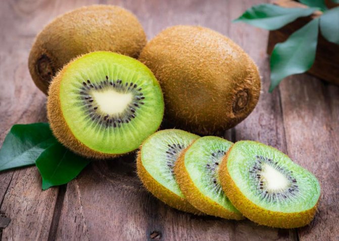 Is it possible to eat kiwi while breastfeeding?