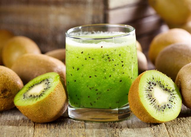 Is it possible for nursing mothers to eat kiwi?