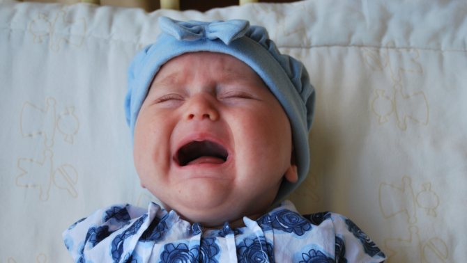 Плач и беспокойство — признаки младенческих колик
