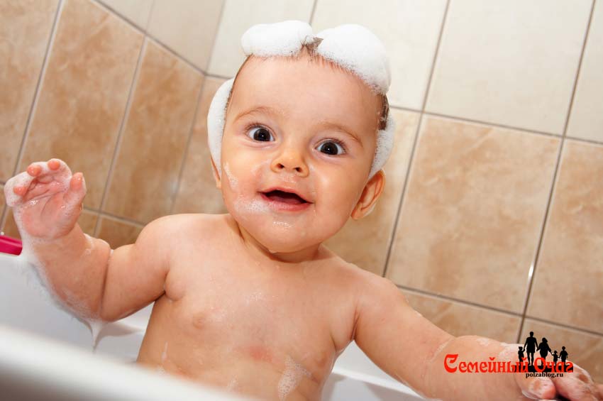 play with your baby while bathing
