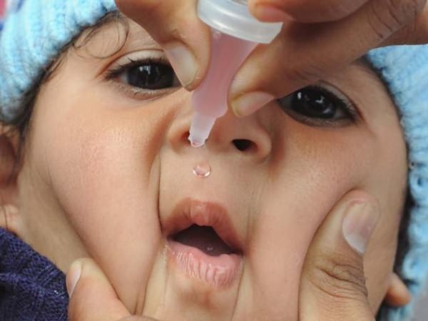 Vaccination against polio