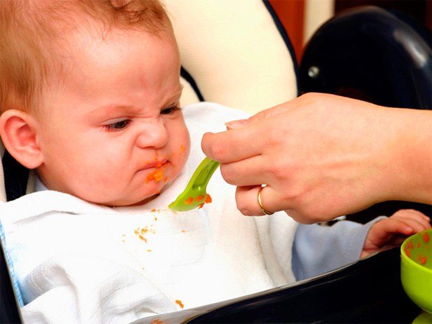 Семимесячный ребенок отказывается принимать продукты от запора